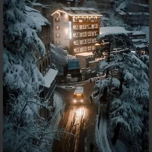 Victory At Mall Road 4*, Shimla India